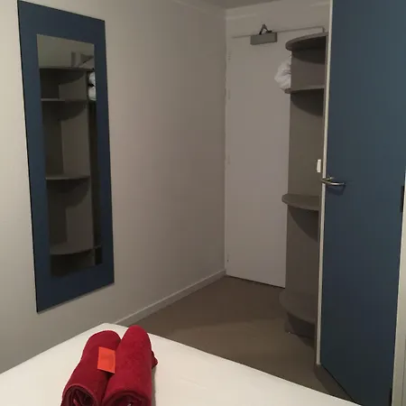 Kyriad Direct La Rochelle Sud 3*