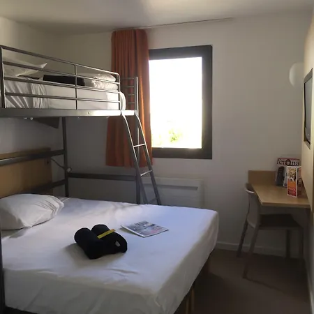 Kyriad Direct La Rochelle Sud فندق