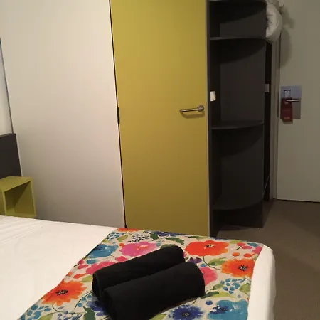 Kyriad Direct La Rochelle Sud 3*