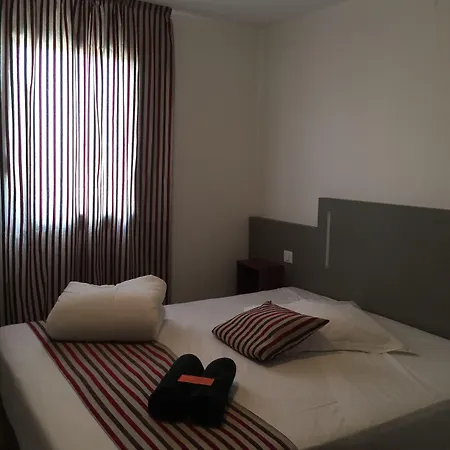 Kyriad Direct La Rochelle Sud 3*