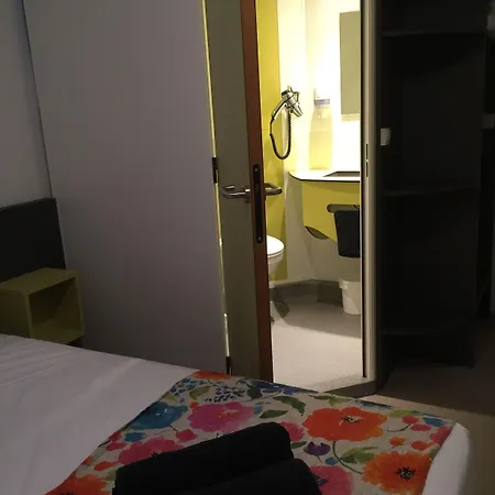 Kyriad Direct La Rochelle Sud فندق Aytré