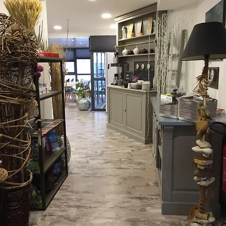 Kyriad Direct La Rochelle Sud 3*