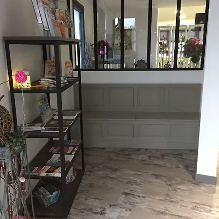 Kyriad Direct La Rochelle Sud 3*