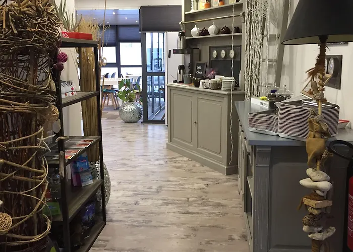 Kyriad Direct La Rochelle Sud 3*